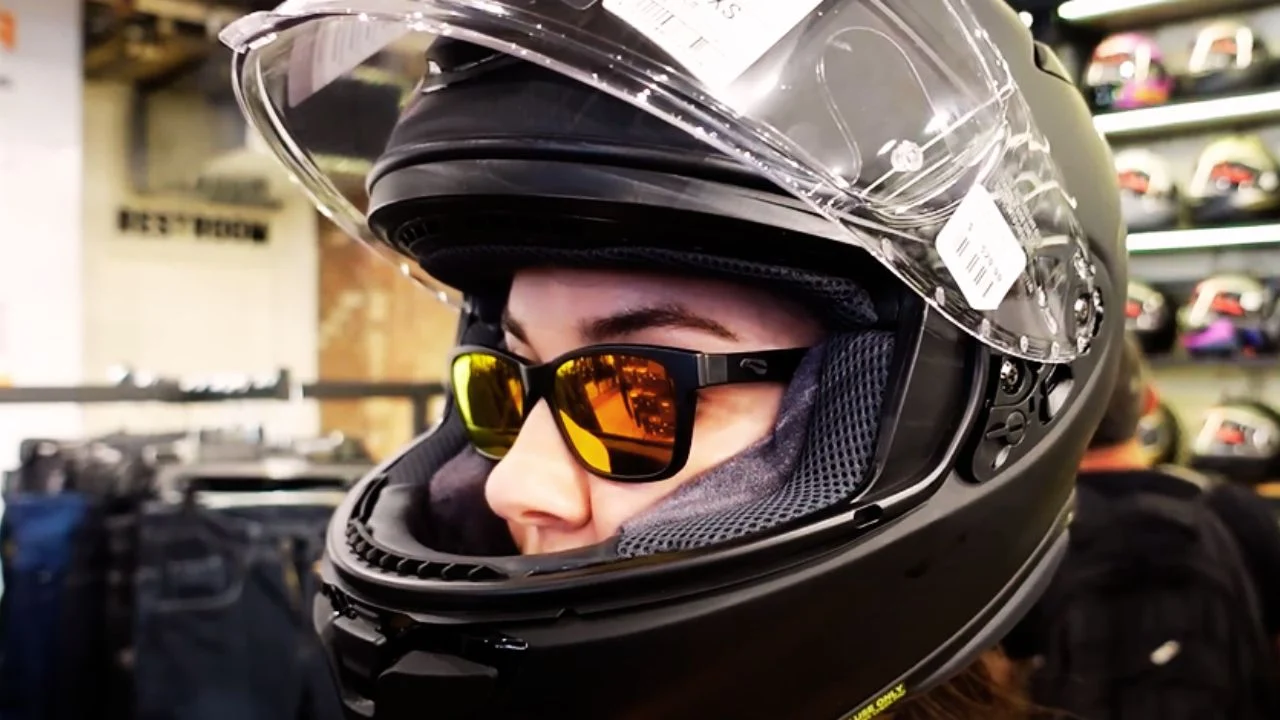 How To Create Glasses Space in Motorcycle Helmet