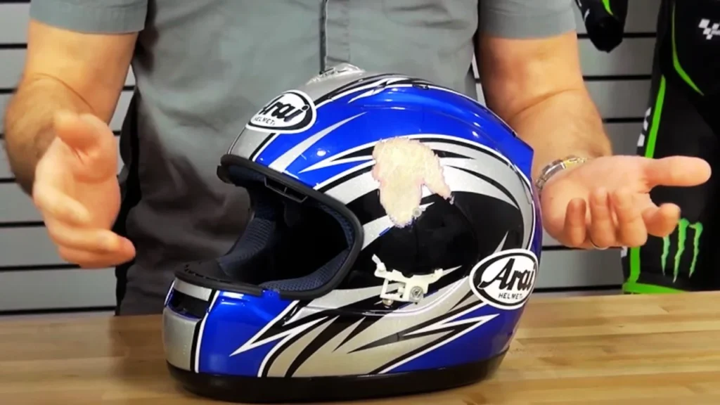 Signs It’s Time to Replace Your Helmet 