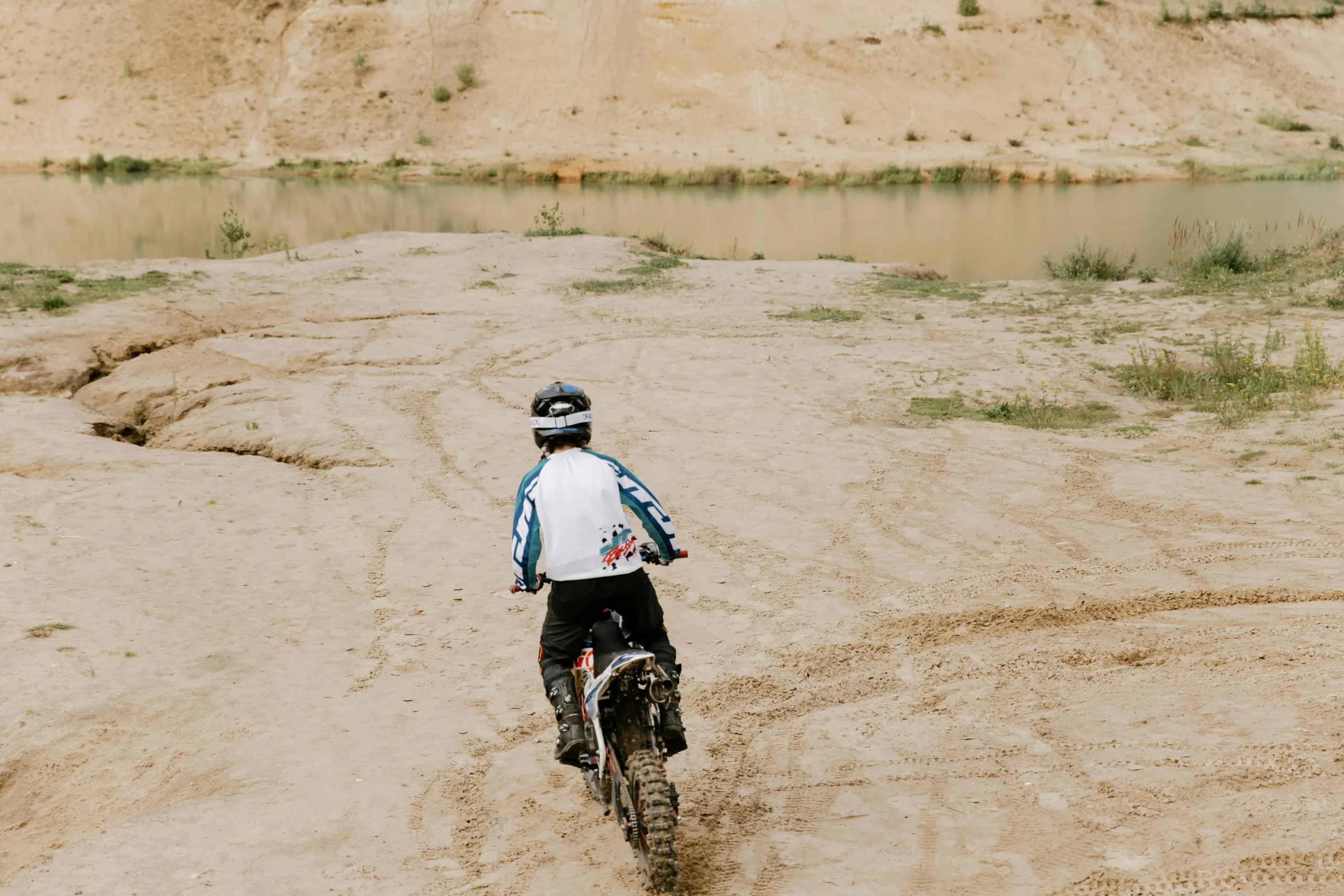 does maryland have a motorcycle helmet law​